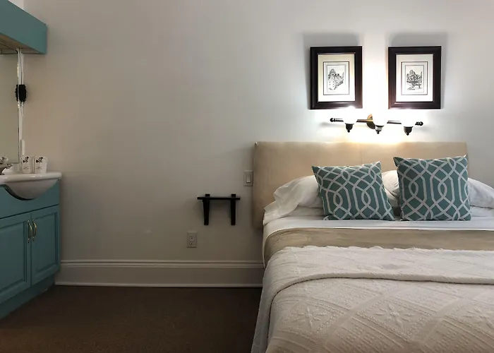 Au Petit Hotel